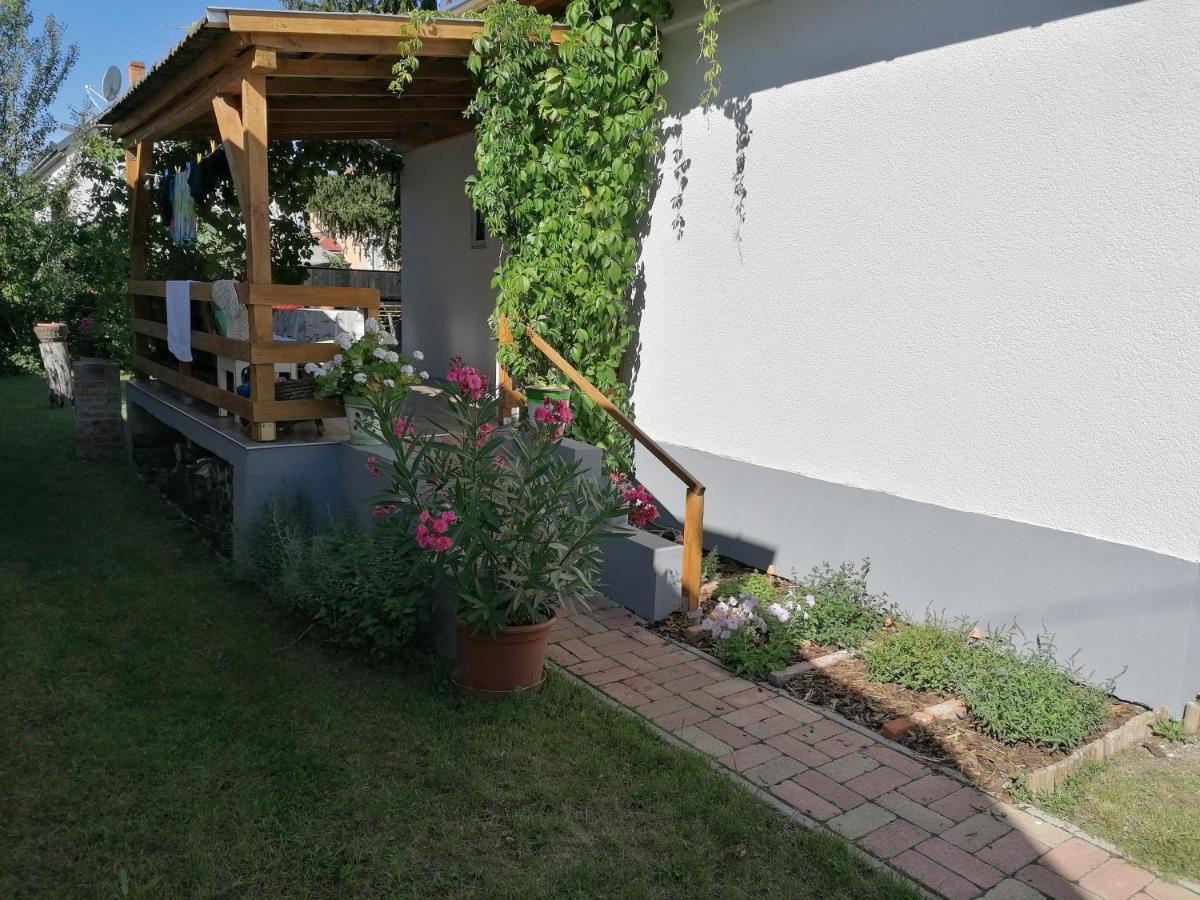 Menta Apartman Mezokovesd Exterior photo
